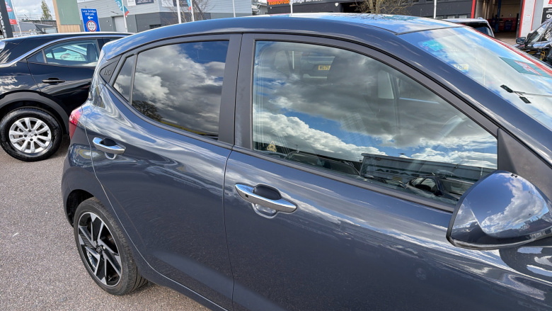 Hyundai i10 1.0 MPi Premium 5dr Petrol Hatchback